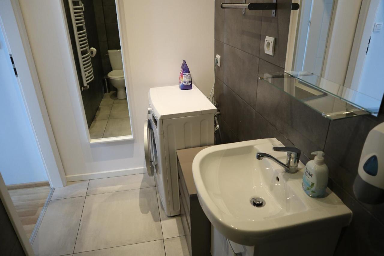 One More Night Apartment, Poznan Old Town Εξωτερικό φωτογραφία